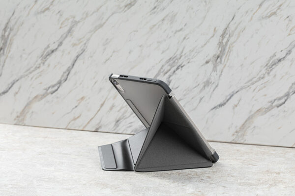 Moshi VersaCover - Etui origami iPad mini 6 (2021) z ładowaniem Apple Pencil (Charcoal Black)
