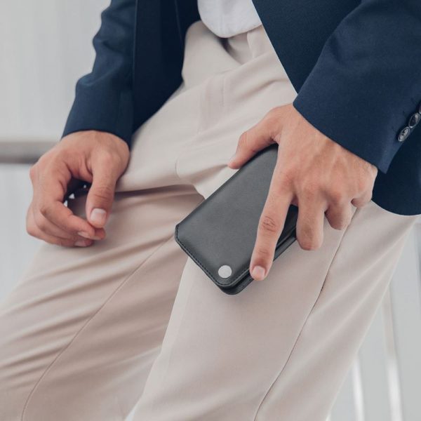 Moshi Overture - Etui iPhone XR z kieszenią na karty + stand up (Charcoal Black)