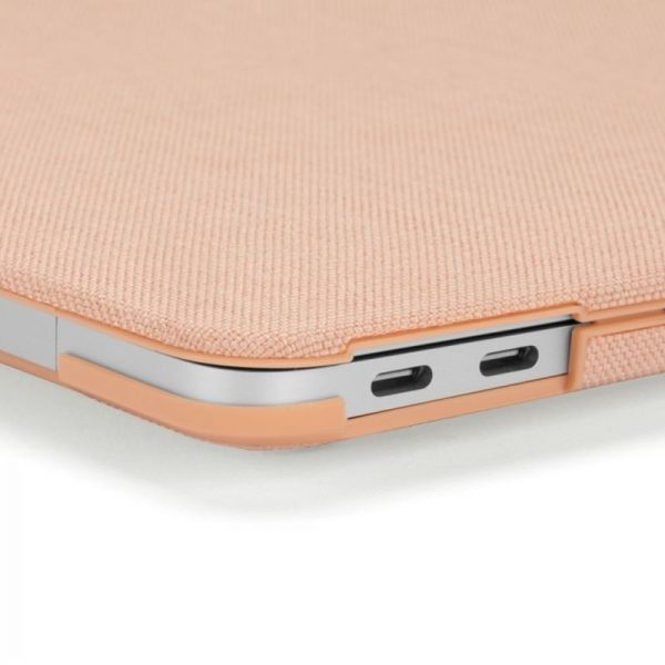 Incase Textured Hardshell in Woolenex - Materiałowa obudowa MacBook Pro 15" (2019/2018/2017/2016) (Blush Pink)