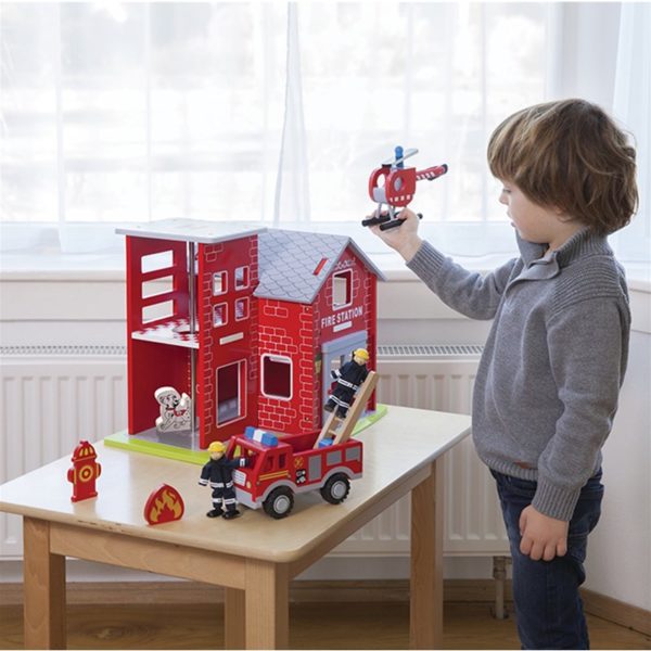 New Classic Toys - Drewniana remiza strażacka