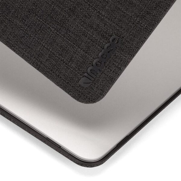 Incase Textured Hardshell in Woolenex - Materiałowa obudowa MacBook Air 13" Retina (2020) (grafitowy)
