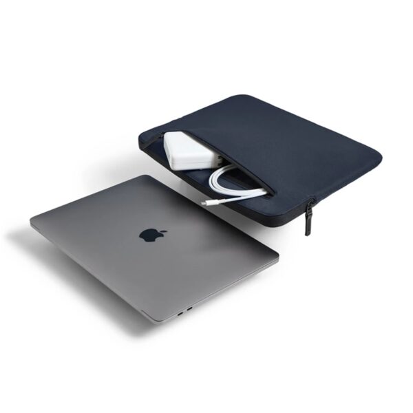 Incase Compact Sleeve in Flight Nylon - Pokrowiec MacBook Pro 13" (M1/2020-2016) / MacBook Air 13" (M1/2020-2018) (granatowy)